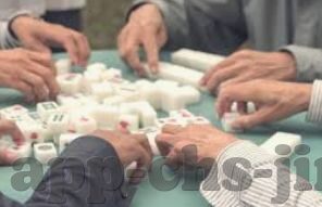 普通牌炸金花-普通牌炸金花，一场智慧与运气的较量